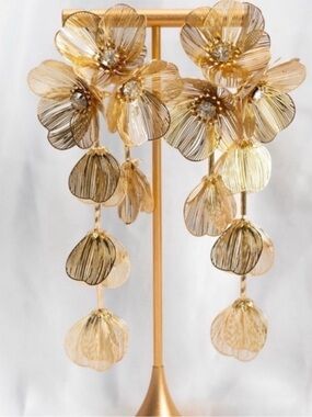 Zara Famous Kate Middleton Cascading Gold Flower Earrings